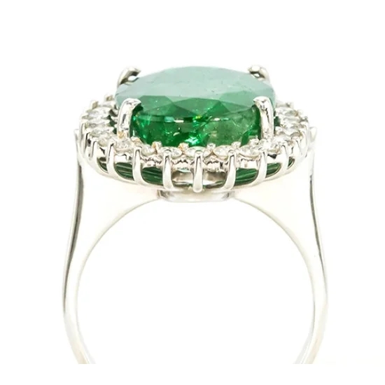 Emerald store ring designs